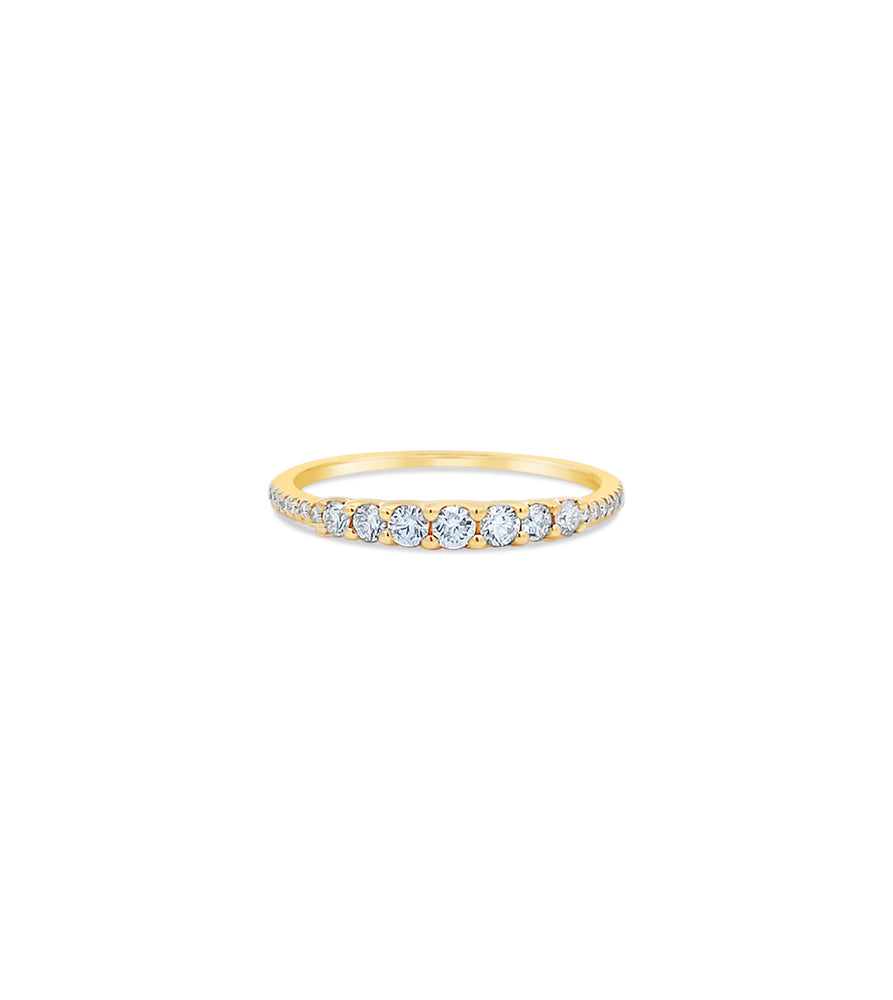 Diamond Graduated Wedding Band - 14K Yellow Gold / 5.5 - Olive & Chain Fine Jewelry