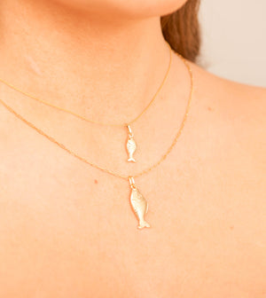 14k Gold Fish Charm Necklace - 14K - OLIVE & CHAIN Fine Jewelry