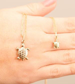 14k Gold Turtle Charm Necklace - 14K - OLIVE & CHAIN Fine Jewelry