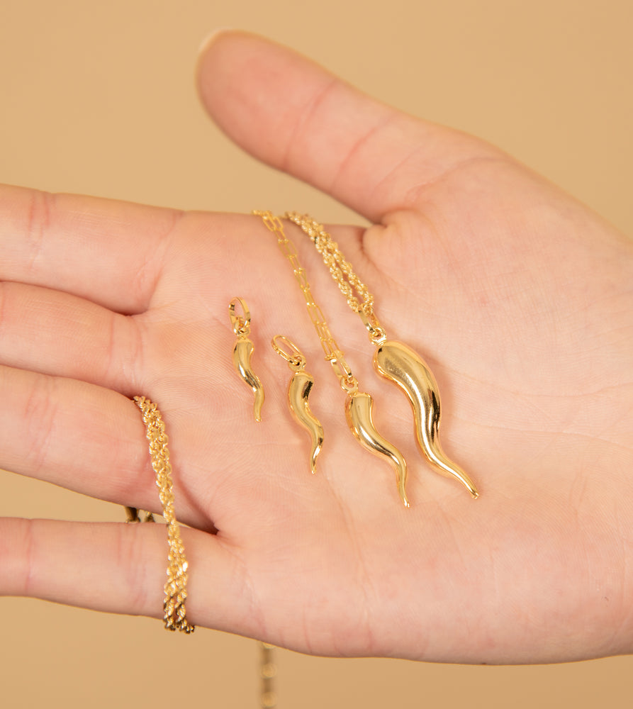 14k Gold Italian Horn Cornicello Necklace - 14K - OLIVE & CHAIN Fine Jewelry