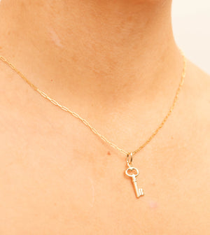 14k Gold Key Necklace - 14K - OLIVE & CHAIN Fine Jewelry