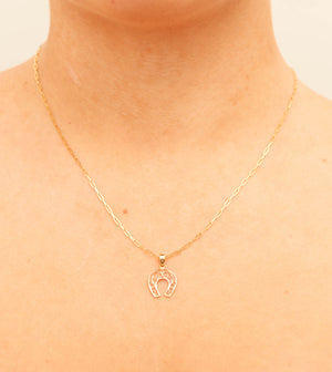 14k Gold Horseshoe Filigree Charm Pendant Necklace - 14K - OLIVE & CHAIN Fine Jewelry