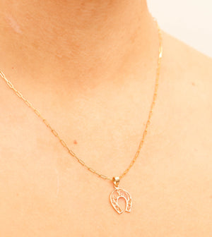 14k Gold Horseshoe Filigree Charm Pendant Necklace - 14K - OLIVE & CHAIN Fine Jewelry